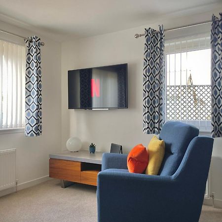 Bright 2-Bedroom Apartment With Parking In Montrose Exterior foto
